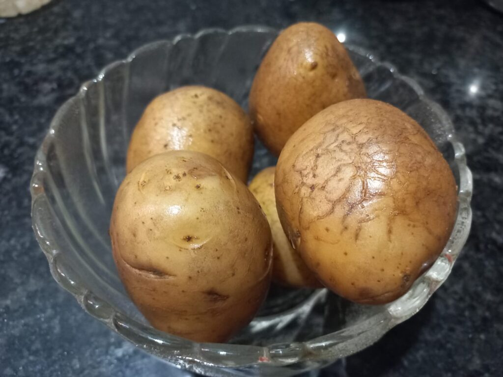 Poori Aloo Matar ki chatpati Sabji Recipe