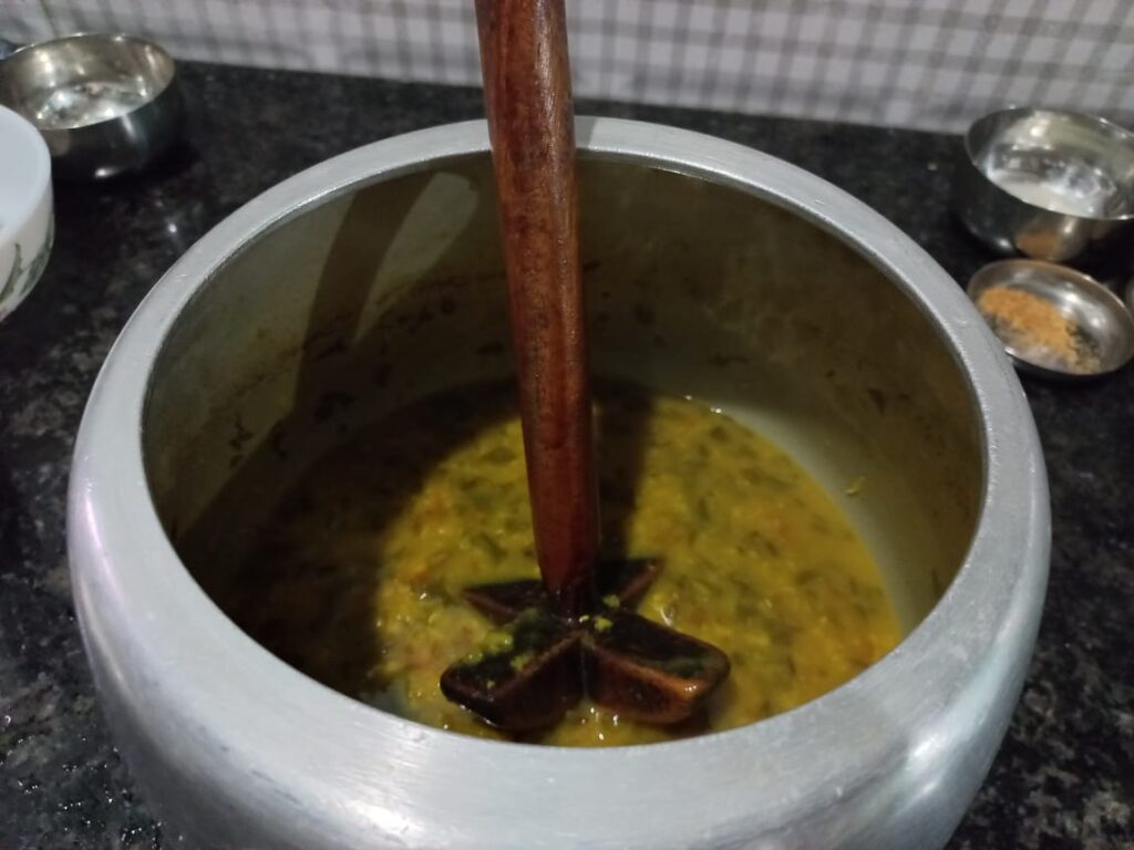 Urad Daal Chilka with Hari Methi Best Recipe