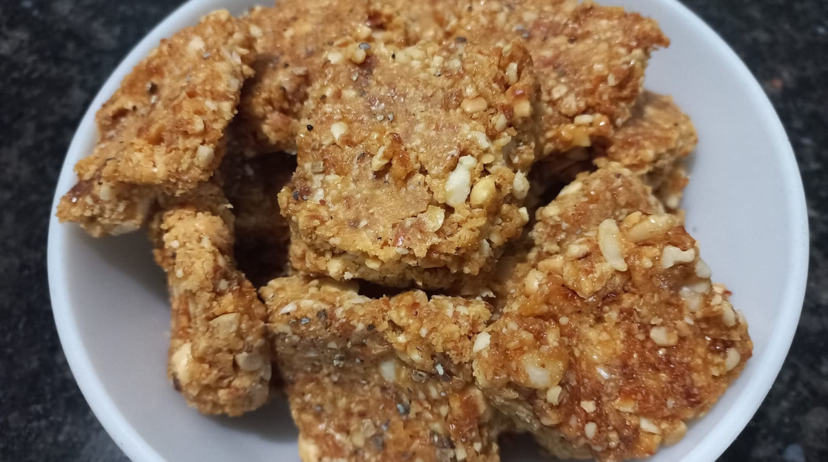 Aise Banayen peanut Gur Chikki Best Recipe