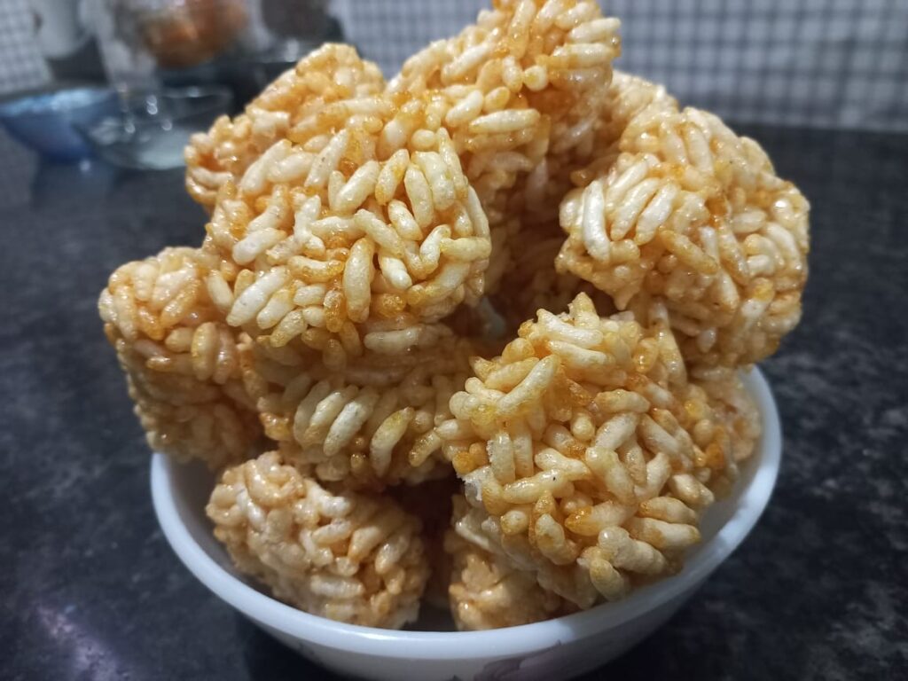 Aise Banayen Murmura Gur Chikki Unique Recipe