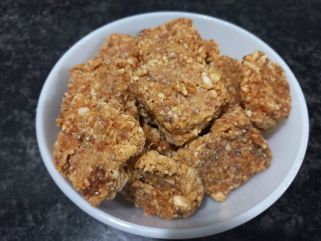 Aise Banayen peanut Gur Chikki Best Recipe